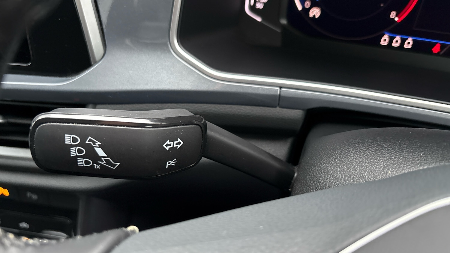 Used Volkswagen T-Roc 2023 for sale - 77460189: Photo 37