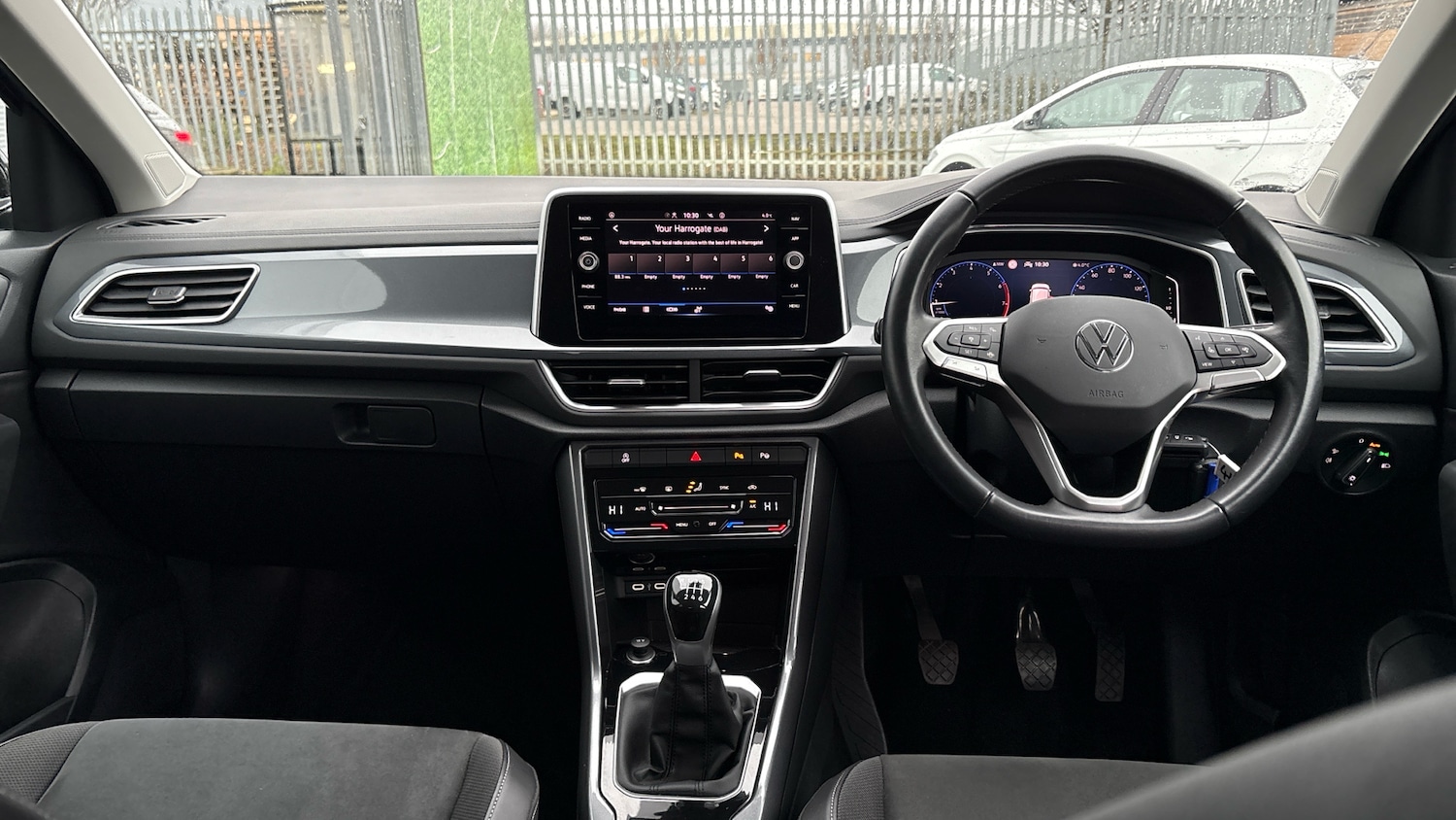 Used Volkswagen T-Roc 2023 for sale - 77460189: Photo 9