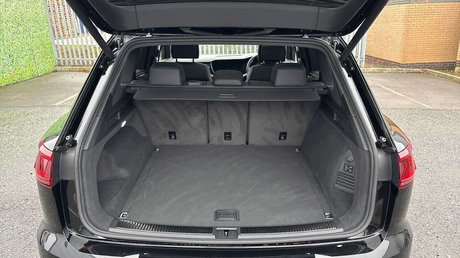 Used Volkswagen Touareg 2025 for sale - 77247774: Photo 20