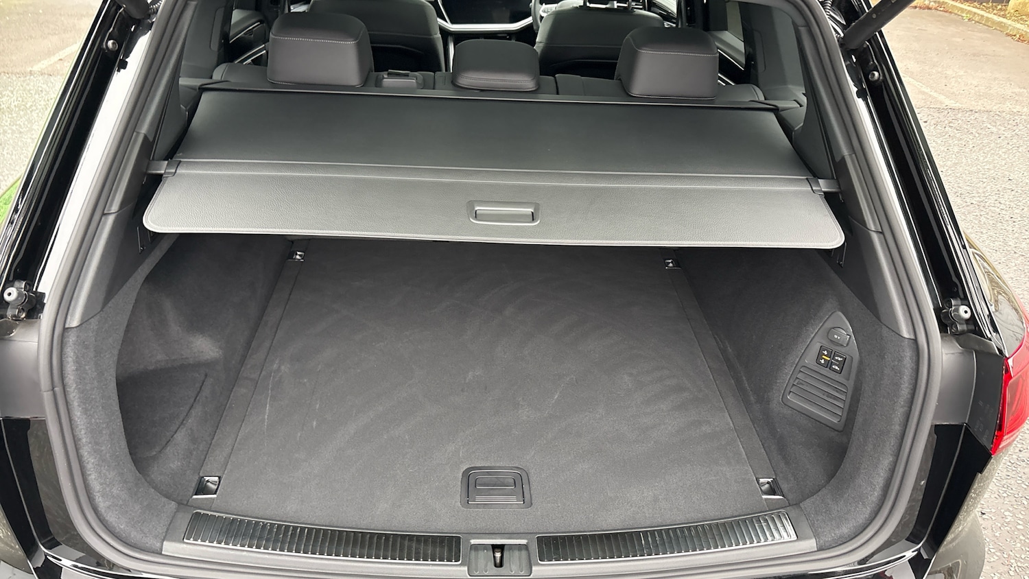 Used Volkswagen Touareg 2025 for sale - 77247774: Photo 24