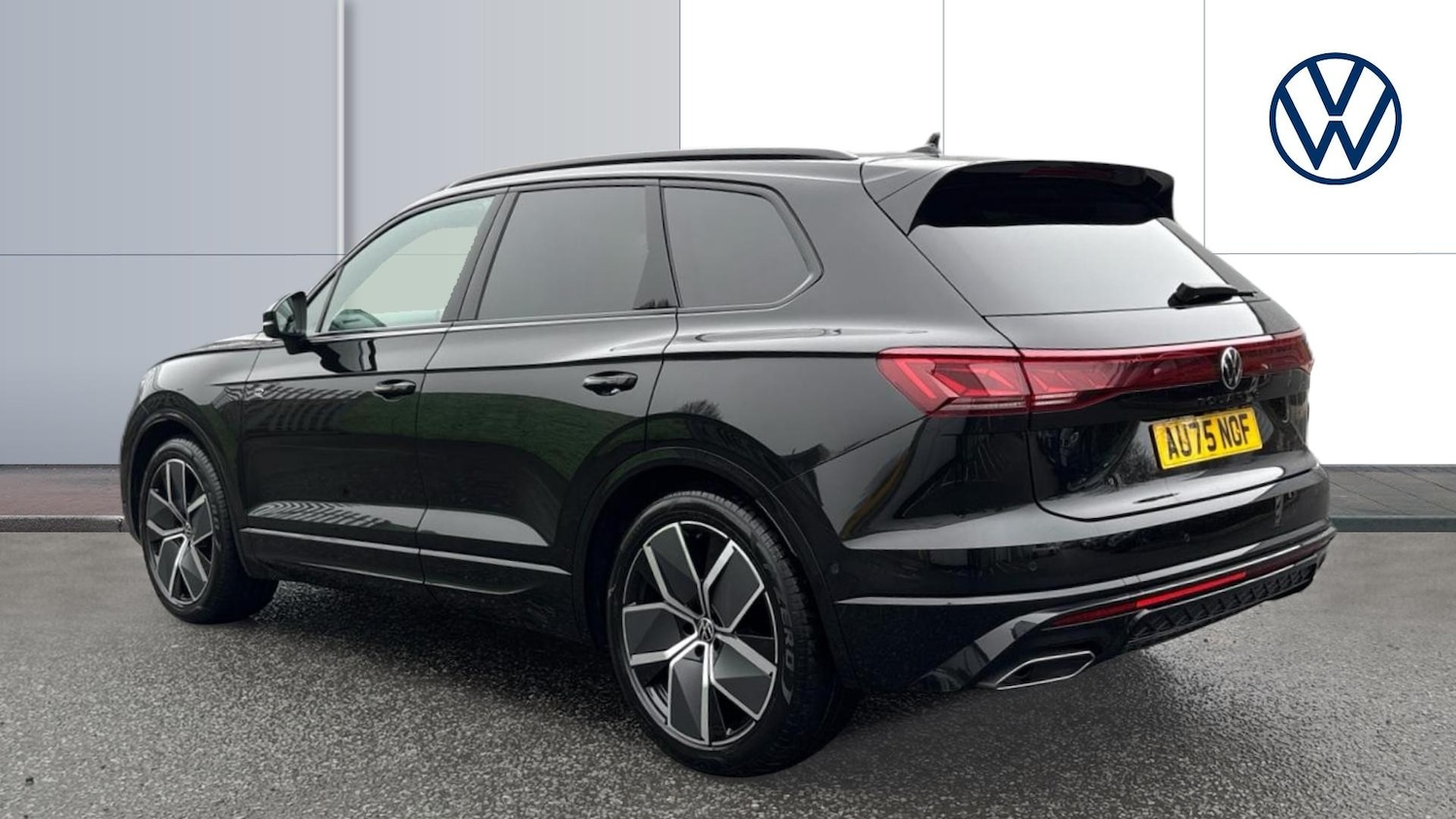 Used Volkswagen Touareg 2025 for sale - 77247774: Photo 3