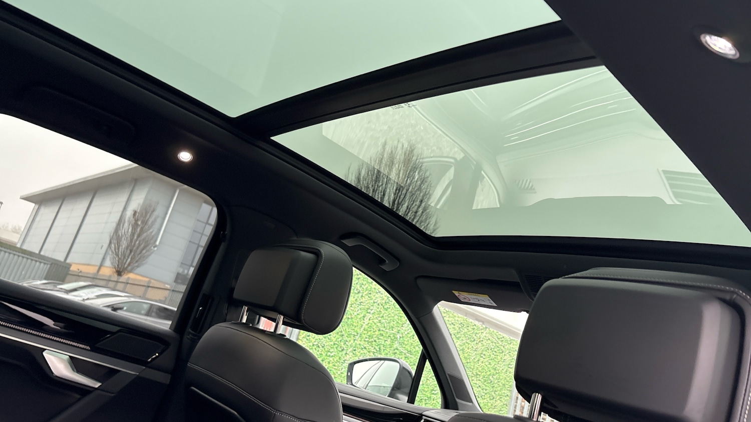 Used Volkswagen Touareg 2025 for sale - 77247774: Photo 30