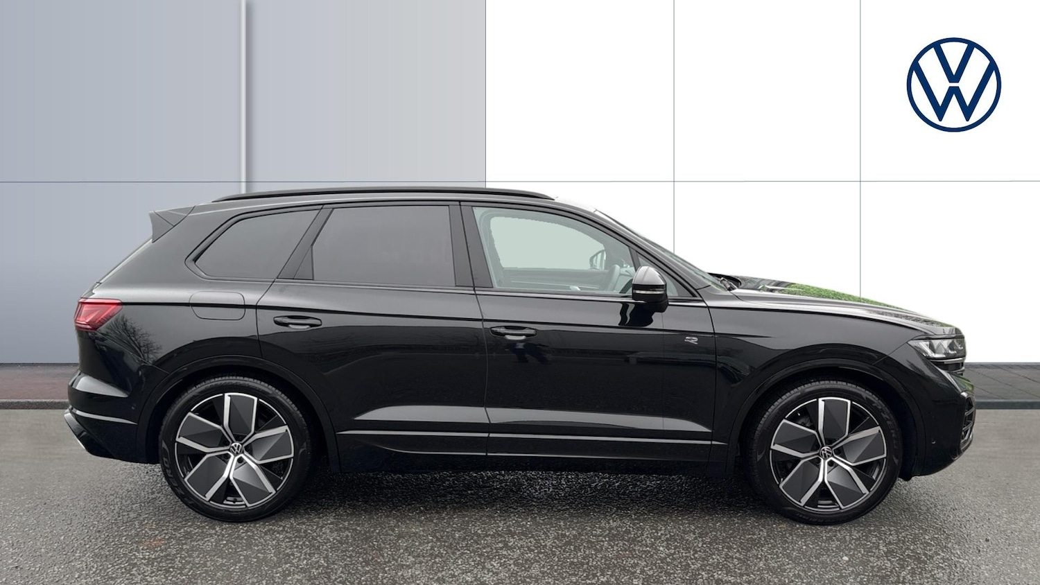 Used Volkswagen Touareg 2025 for sale - 77247774: Photo 4