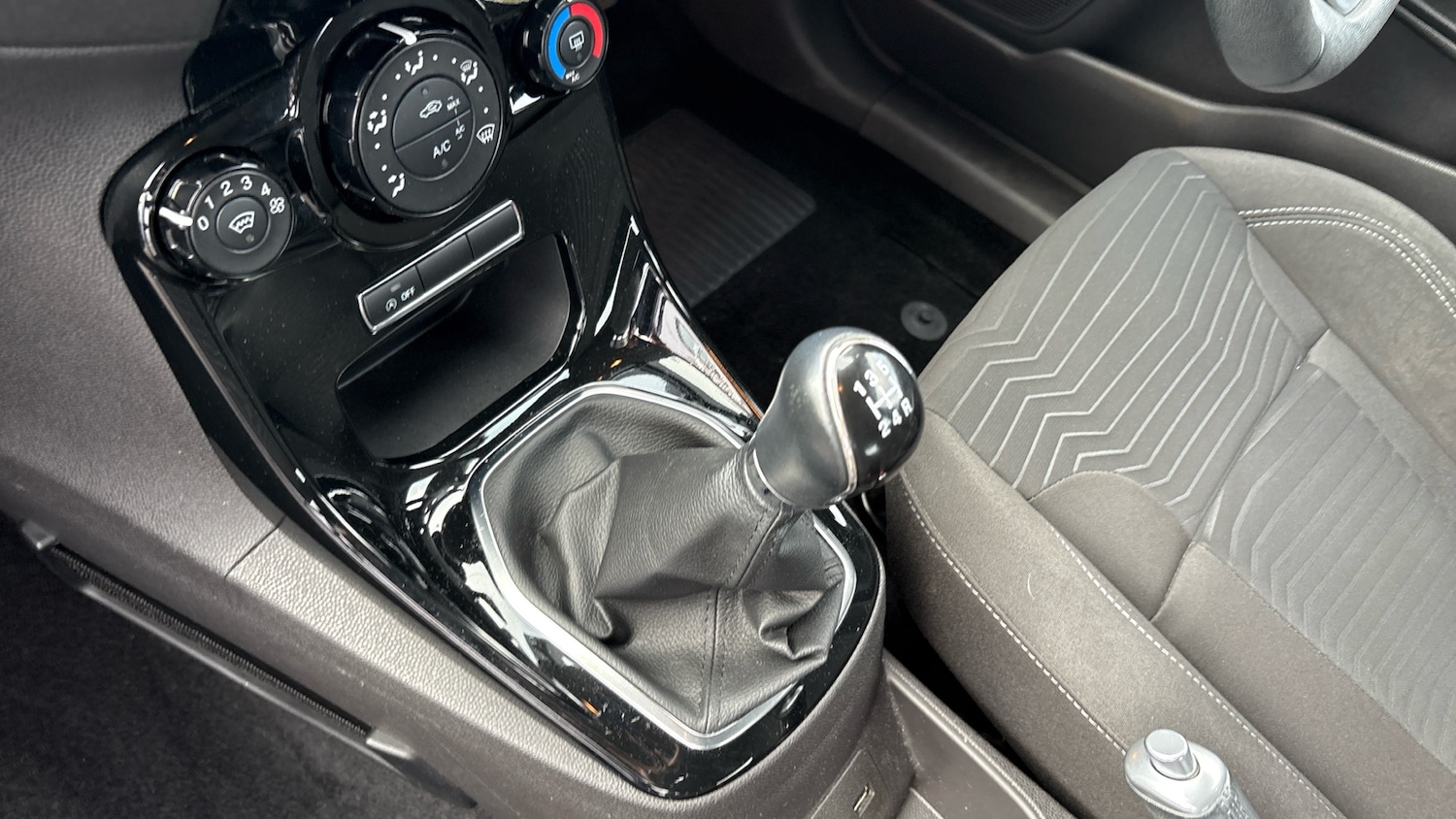 Used Ford Fiesta 2015 for sale - 76426234: Photo 13