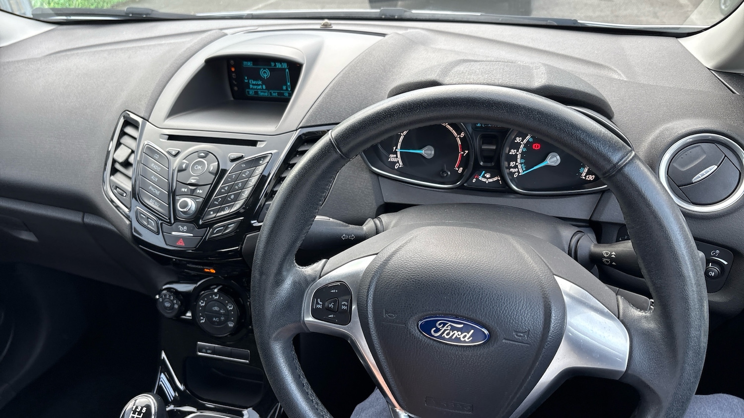 Used Ford Fiesta 2015 for sale - 76426234: Photo 44