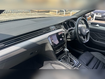 Used Volkswagen Passat 2023 for sale - 79487058: Photo