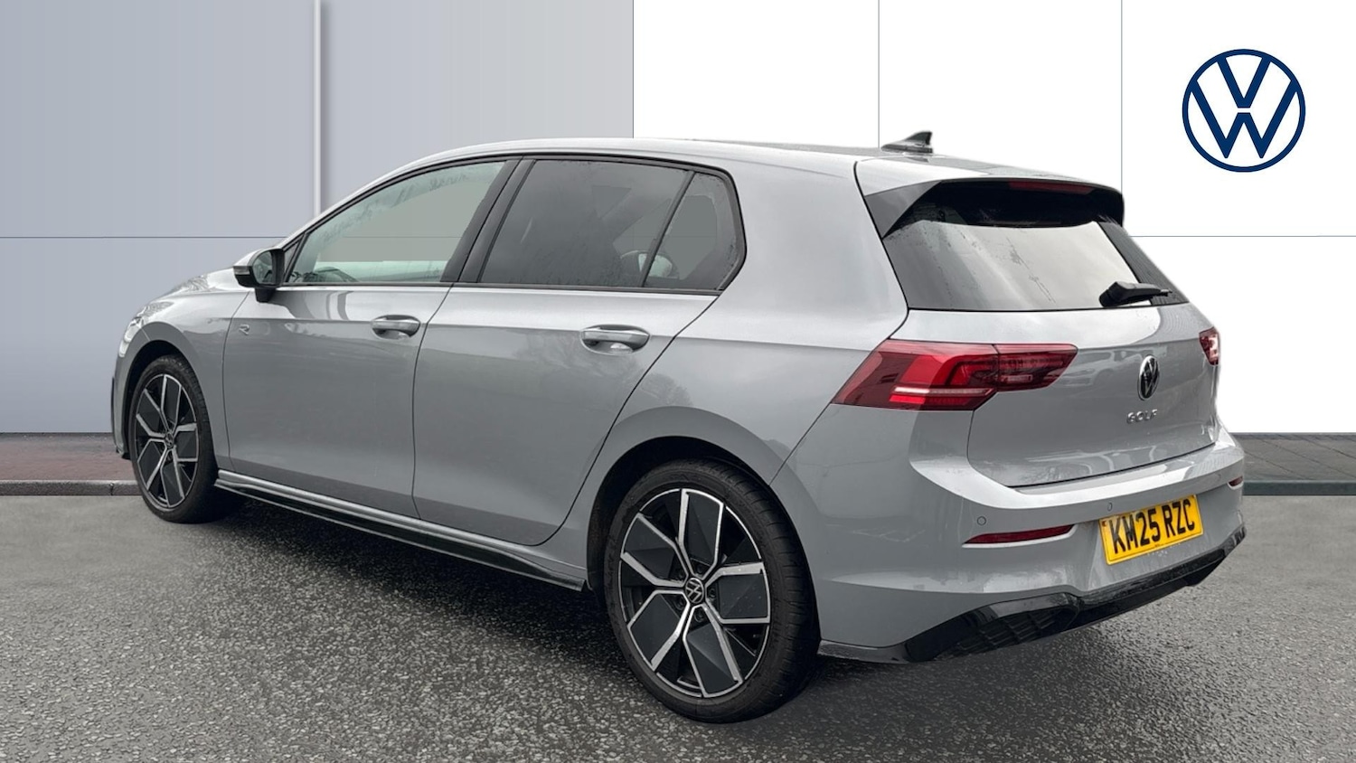 Used Volkswagen Golf 2025 for sale - 77323816: Photo 3