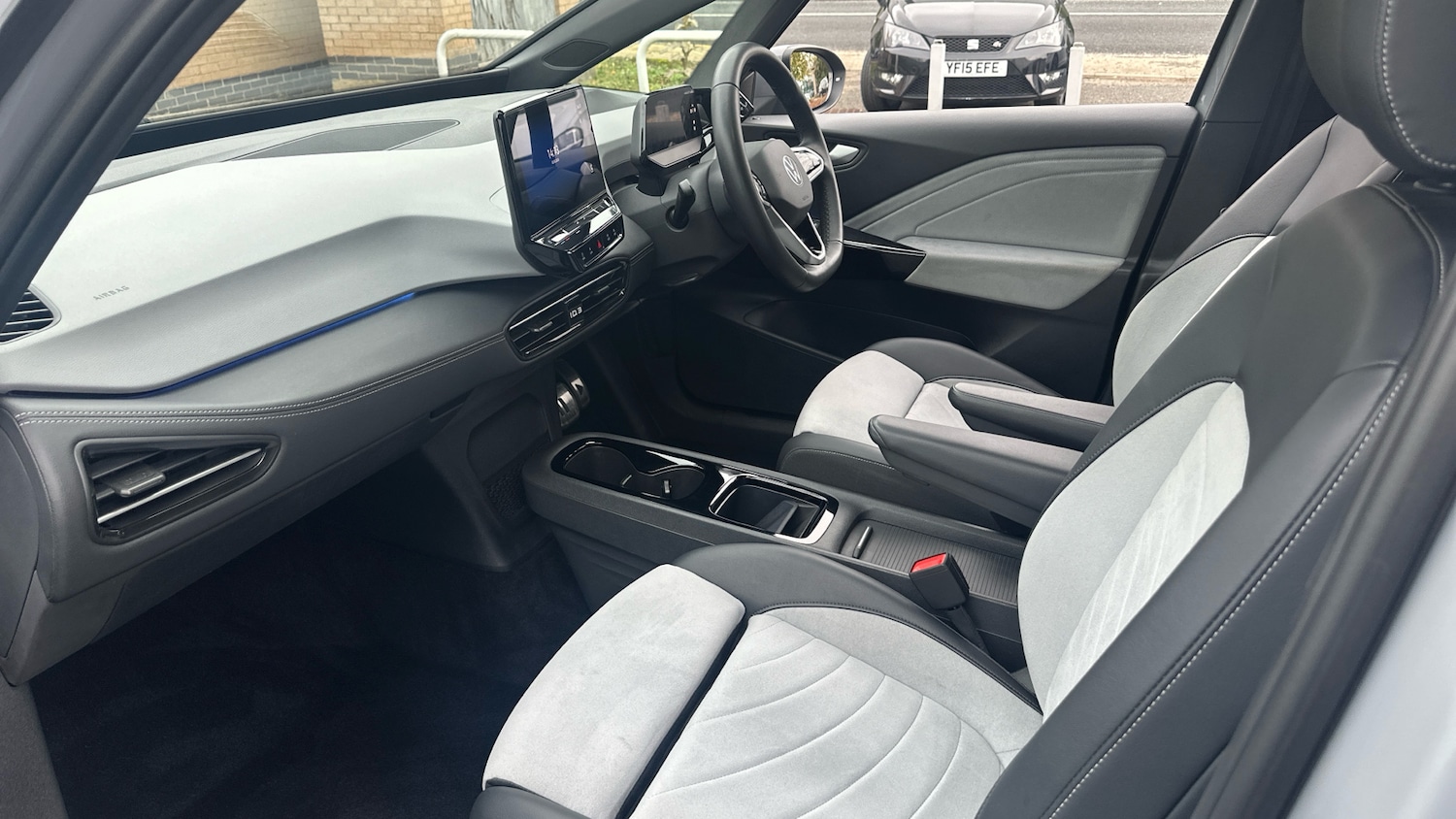 Used Volkswagen ID.3 2024 for sale - 76536519: Photo 2