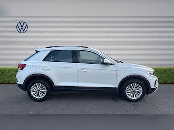 Used Volkswagen T-Roc 2022 for sale - 77915375: Photo