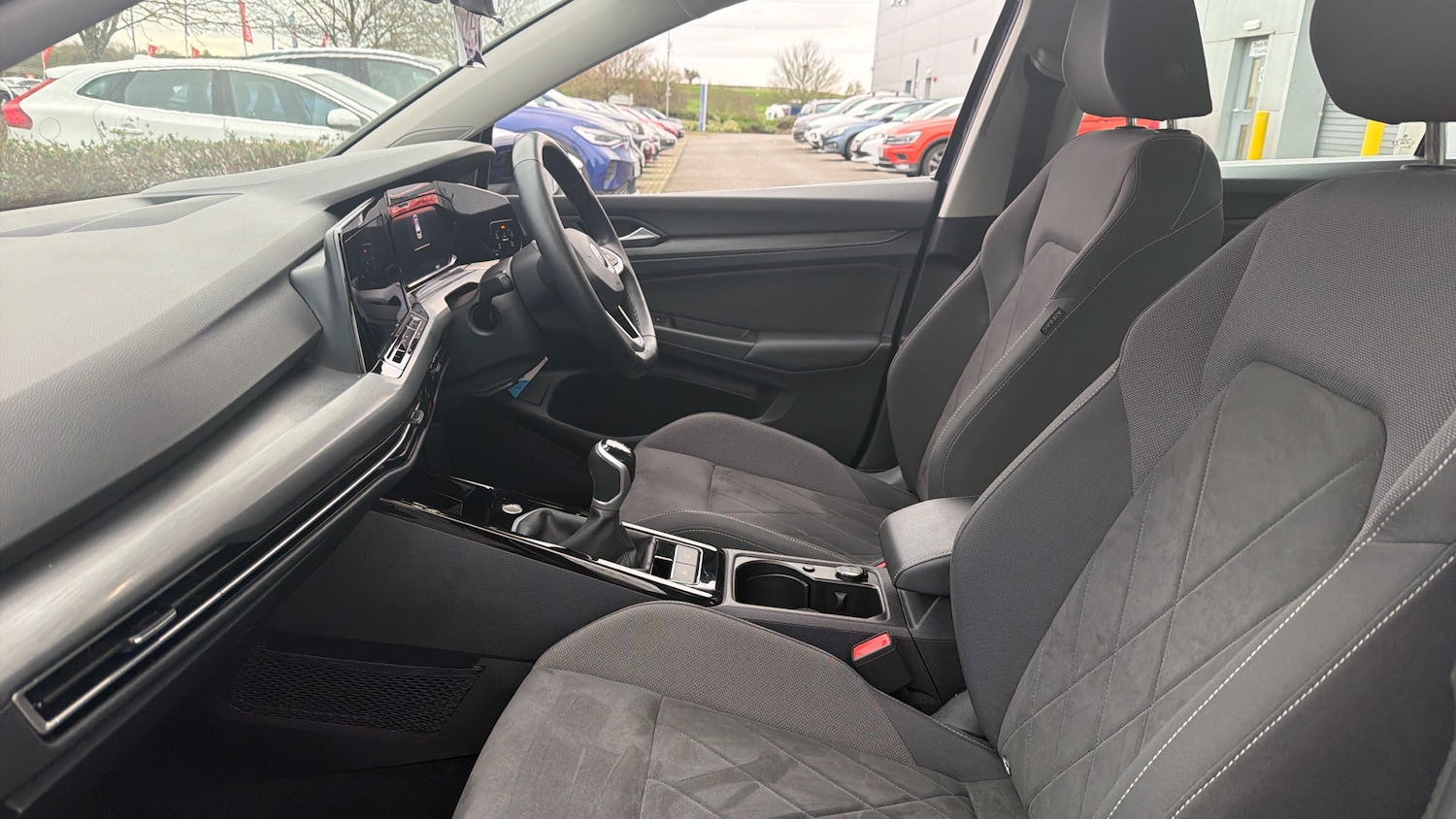 Used Volkswagen Golf 2022 for sale - 77062020: Photo 2