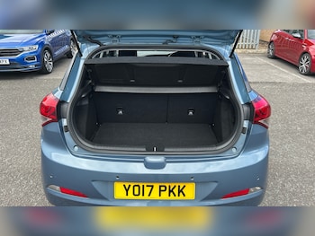 Used Hyundai i20 2017 for sale - 78392342: Photo