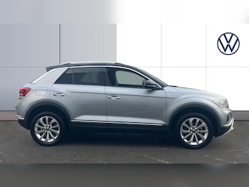 Used Volkswagen T-Roc 2023 for sale - 76461228: Photo