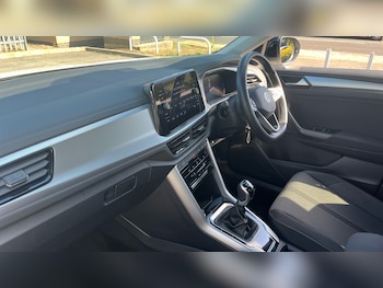 Used Volkswagen T-Roc 2023 for sale - 79528260: Photo