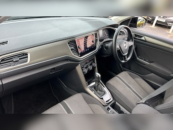 Used Volkswagen T-Roc 2020 for sale - 77062022: Photo