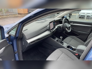 Used Volkswagen Golf 2024 for sale - 75995082: Photo 2