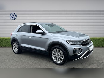 Used Volkswagen T-Roc 2025 for sale - 77716027: Photo