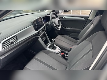 Used Volkswagen T-Roc 2025 for sale - 77716027: Photo