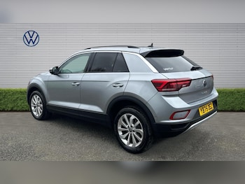 Used Volkswagen T-Roc 2025 for sale - 77716027: Photo