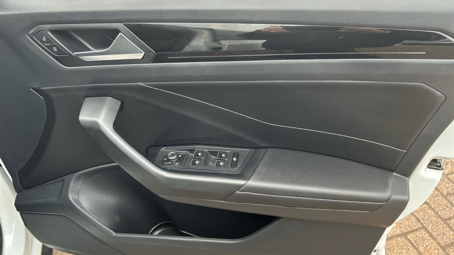 Used Volkswagen T-Roc 2022 for sale - 76534282: Photo 19