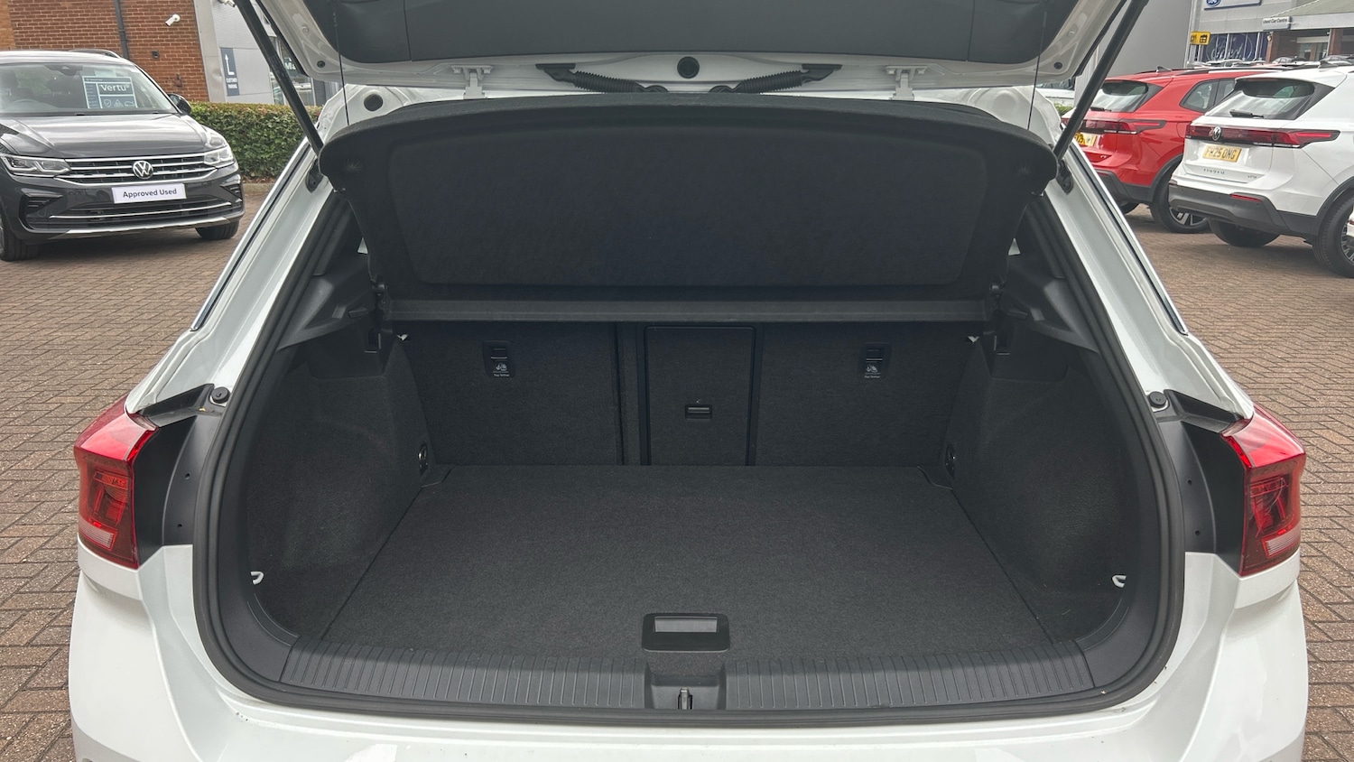 Used Volkswagen T-Roc 2022 for sale - 76534282: Photo 20