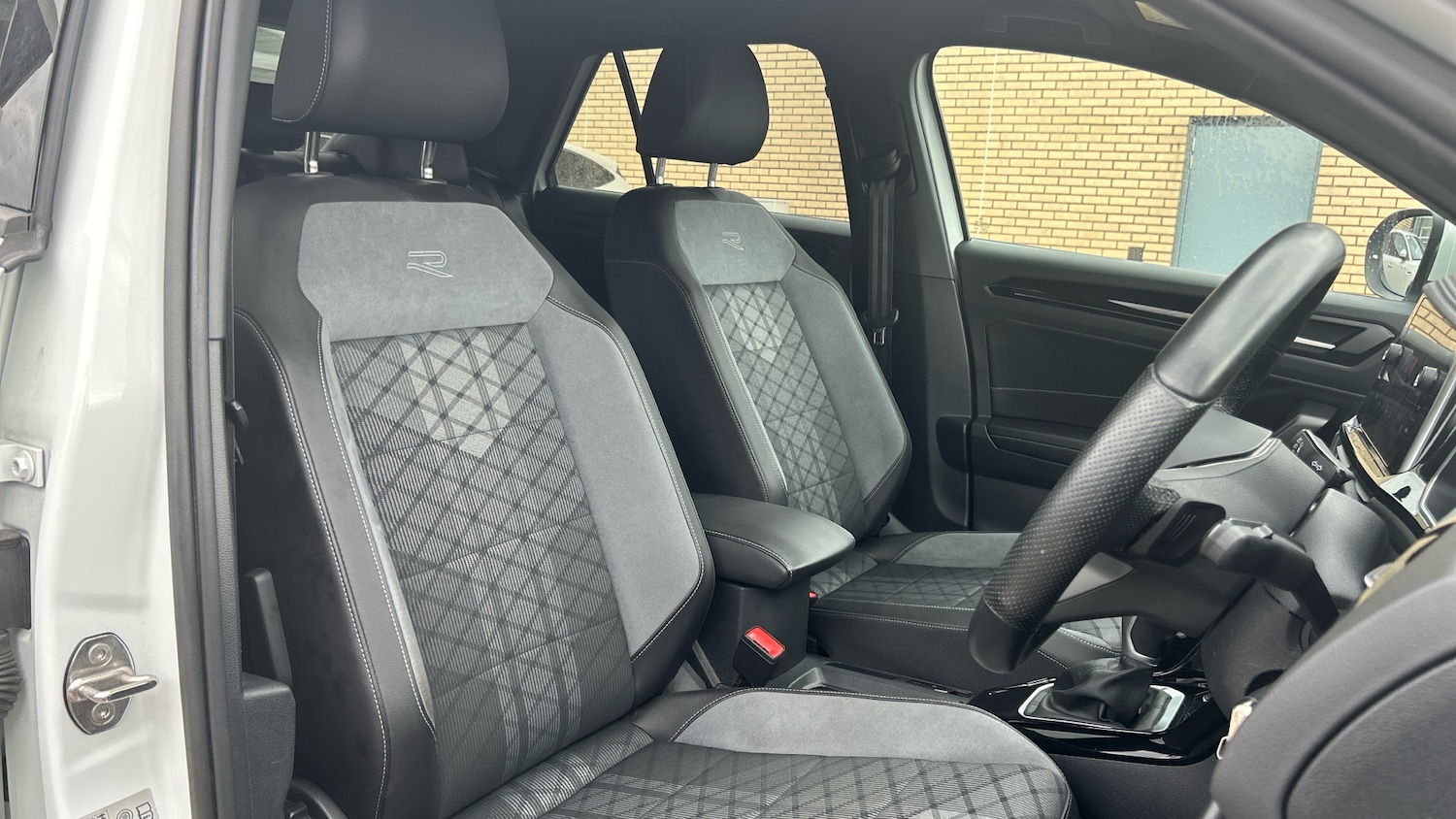 Used Volkswagen T-Roc 2022 for sale - 76534282: Photo 29