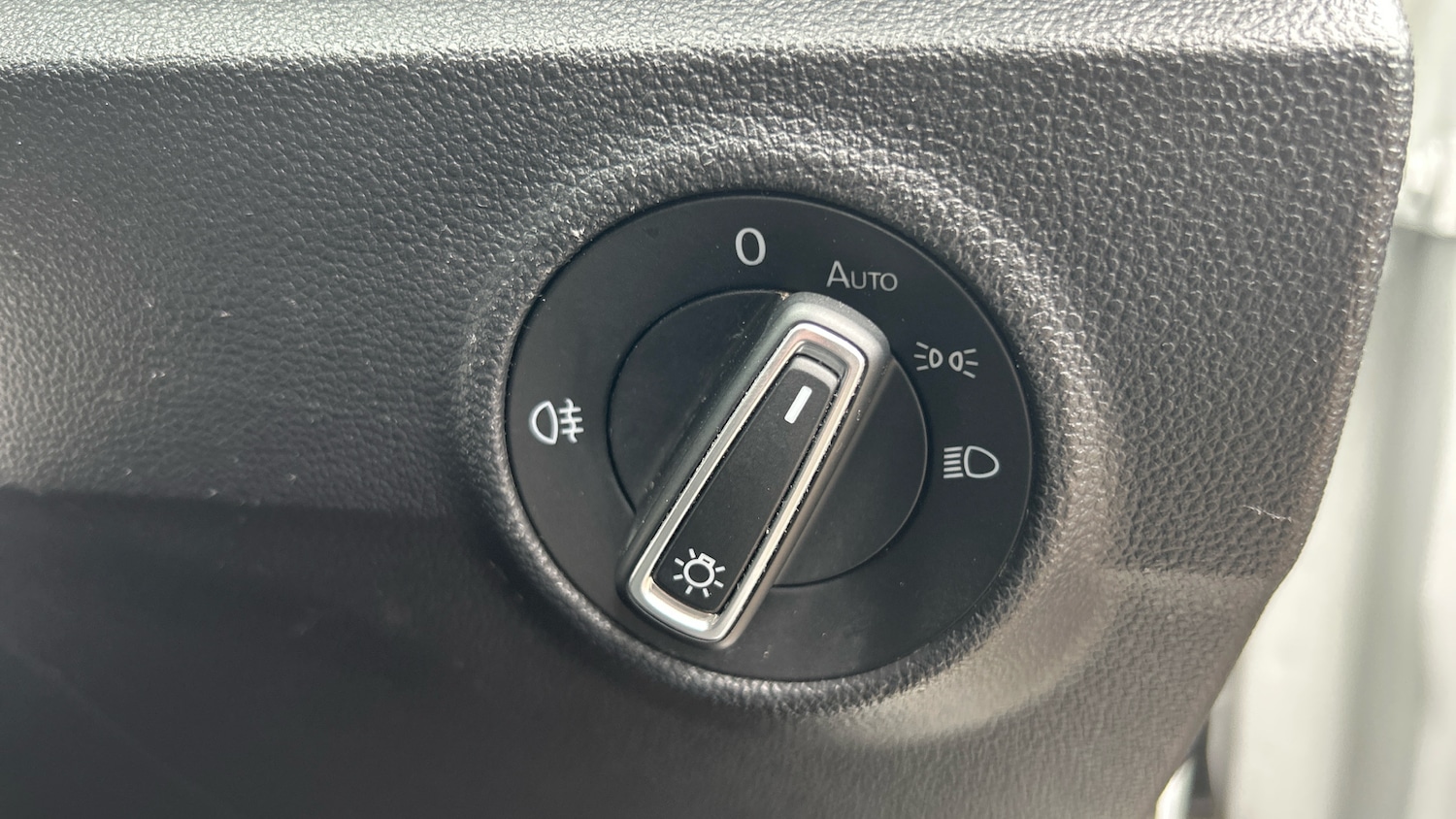 Used Volkswagen T-Roc 2022 for sale - 76534282: Photo 31