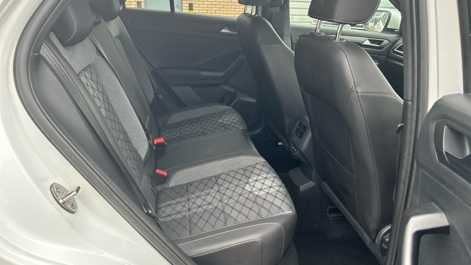 Used Volkswagen T-Roc 2022 for sale - 76534282: Photo 39