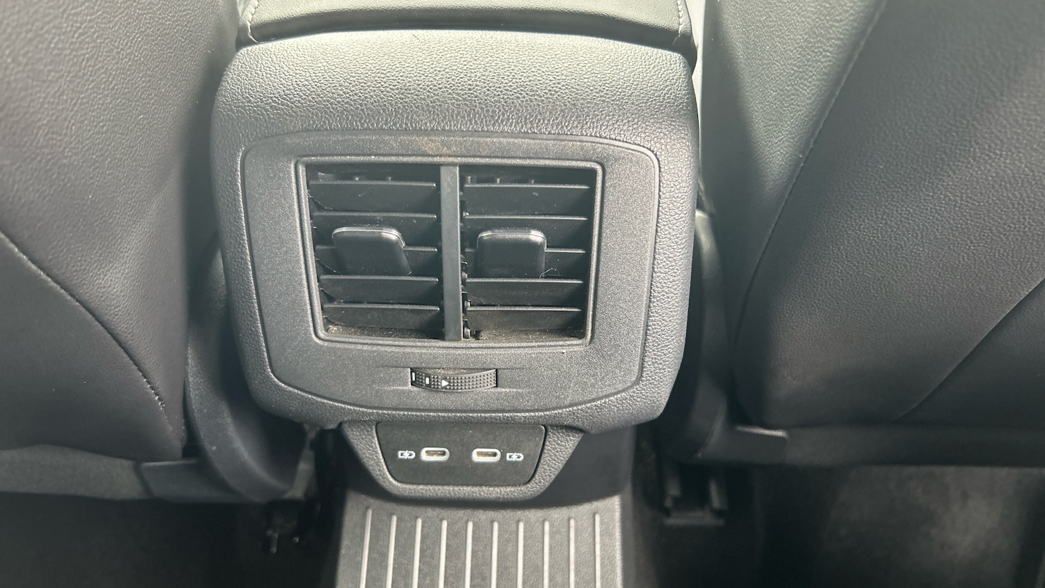 Used Volkswagen T-Roc 2022 for sale - 76534282: Photo 41