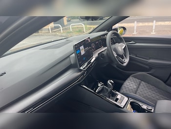 Used Volkswagen Golf 2025 for sale - 79140055: Photo
