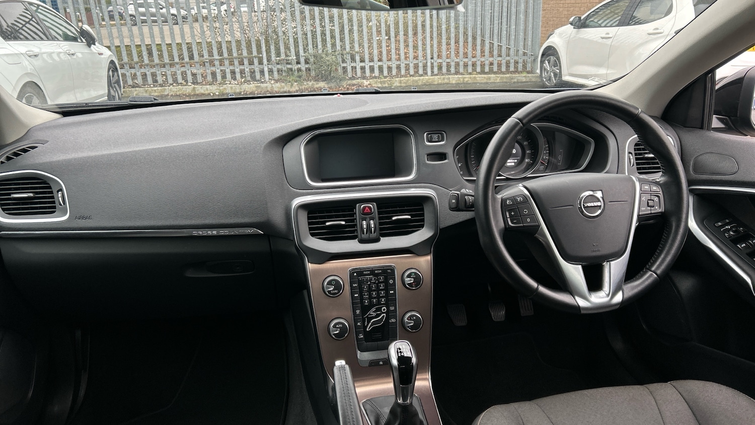 Used Volvo V40 2017 for sale - 77434542: Photo 10