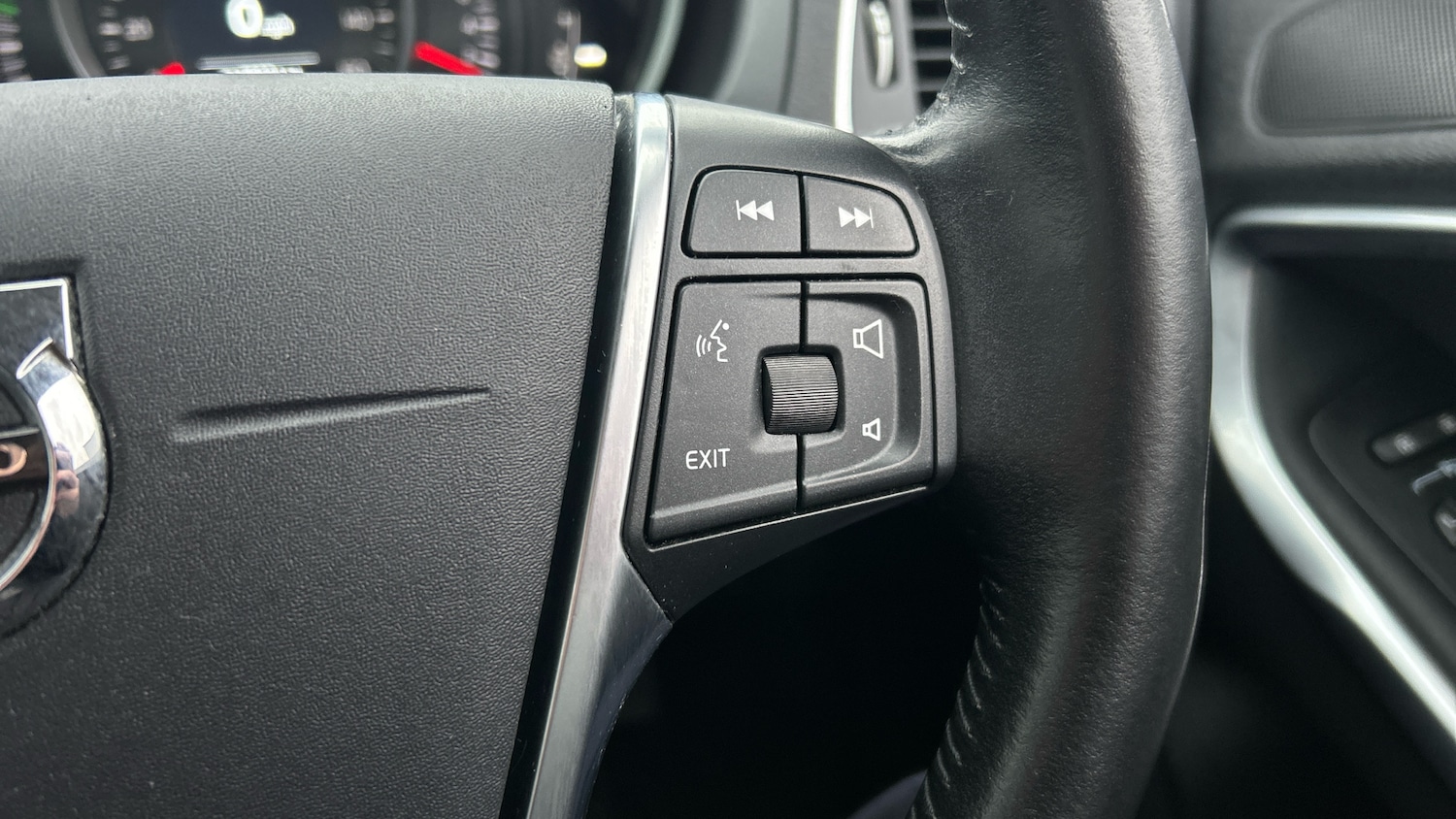 Used Volvo V40 2017 for sale - 77434542: Photo 28