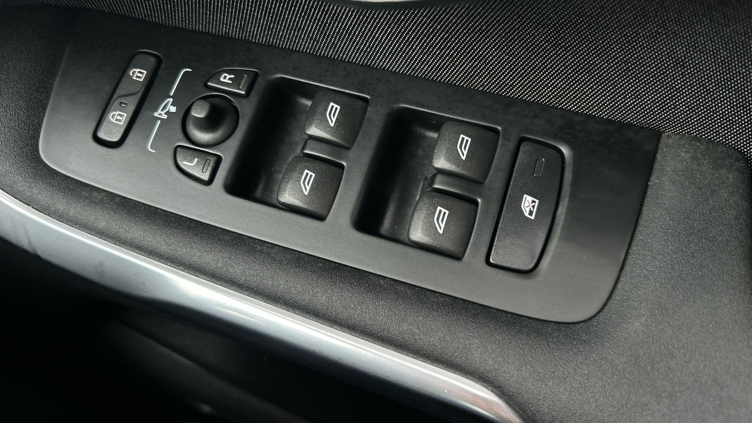 Used Volvo V40 2017 for sale - 77434542: Photo 30