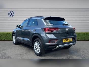 Used Volkswagen T-Roc 2024 for sale - 78577208: Photo