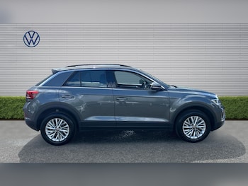 Used Volkswagen T-Roc 2024 for sale - 78577208: Photo