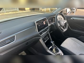 Used Volkswagen T-Roc 2023 for sale - 79852395: Photo