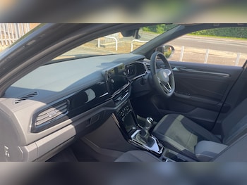 Used Volkswagen T-Roc 2026 for sale - 79055151: Photo
