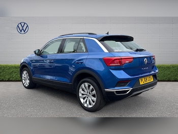 Used Volkswagen T-Roc 2019 for sale - 78524101: Photo
