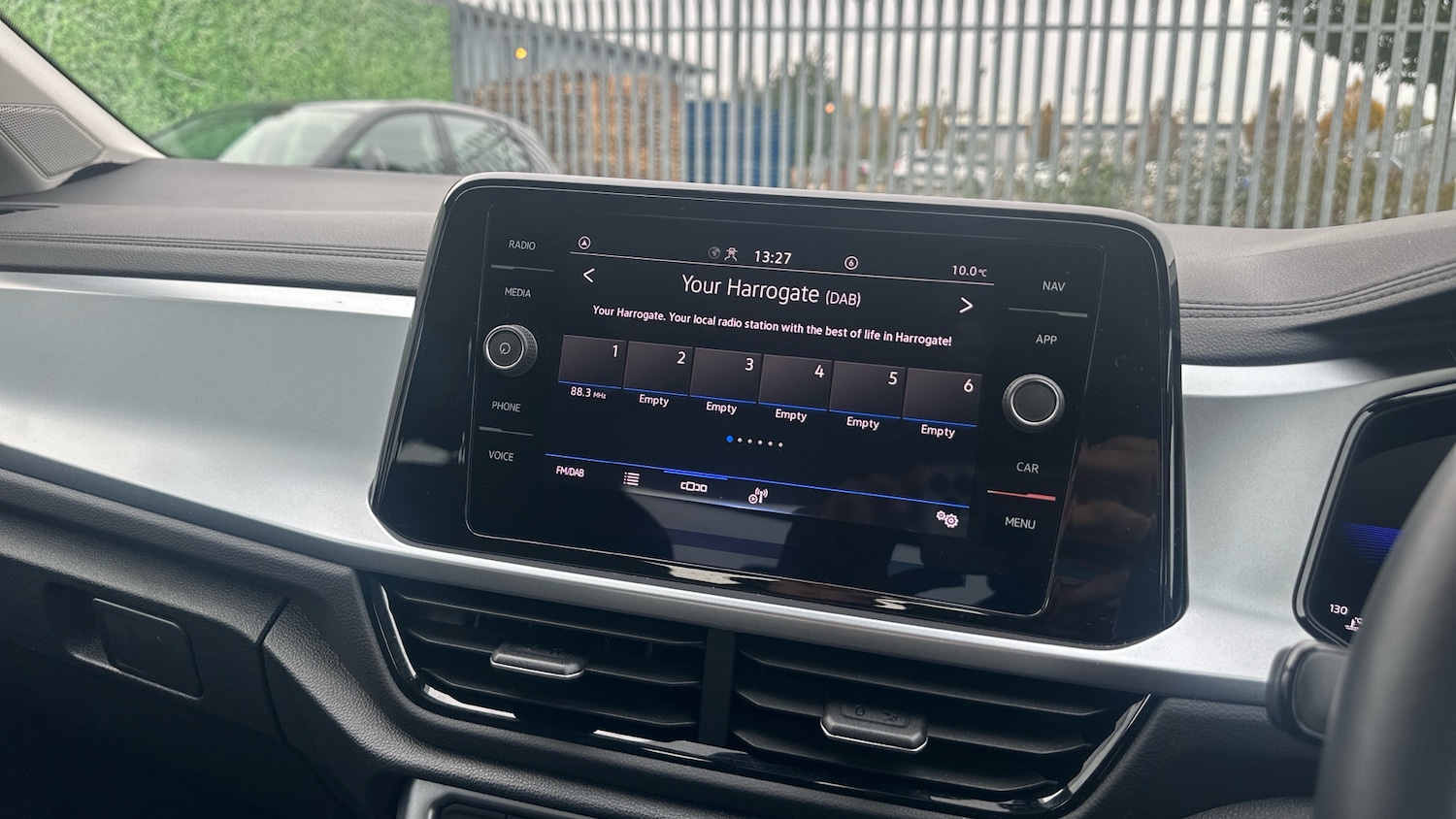 Used Volkswagen T-Roc 2022 for sale - 76421785: Photo 12