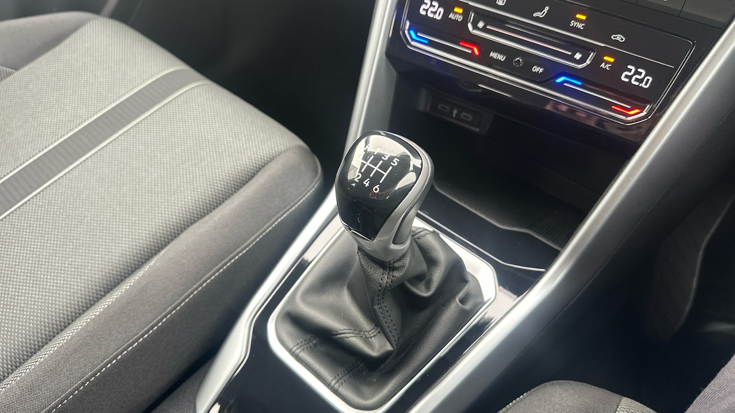 Used Volkswagen T-Roc 2022 for sale - 76421785: Photo 14