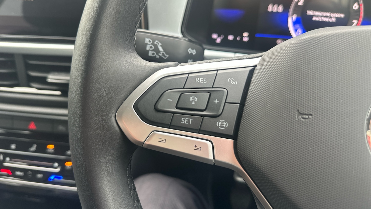 Used Volkswagen T-Roc 2022 for sale - 76421785: Photo 17