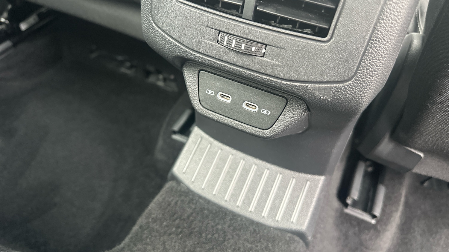 Used Volkswagen T-Roc 2022 for sale - 76421785: Photo 29