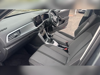 Used Volkswagen T-Roc 2022 for sale - 76421785: Photo