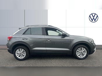 Used Volkswagen T-Roc 2022 for sale - 76421785: Photo