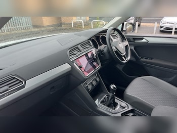 Used Volkswagen Tiguan 2017 for sale - 75751893: Photo