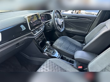 Used Volkswagen T-Roc 2025 for sale - 78224052: Photo