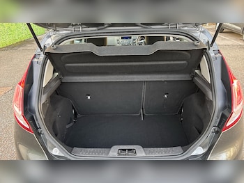 Used Ford Fiesta 2017 for sale - 76340476: Photo