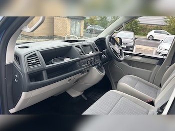 Used Volkswagen Transporter 2018 for sale - 76302116: Photo