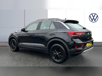Used Volkswagen T-Roc 2022 for sale - 76507989: Photo