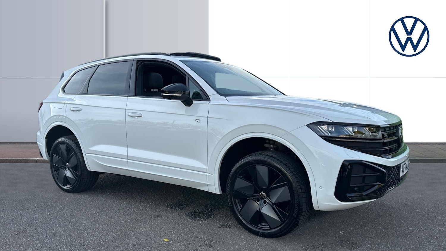 Used Volkswagen Touareg 2025 for sale - 76340966: Photo 1