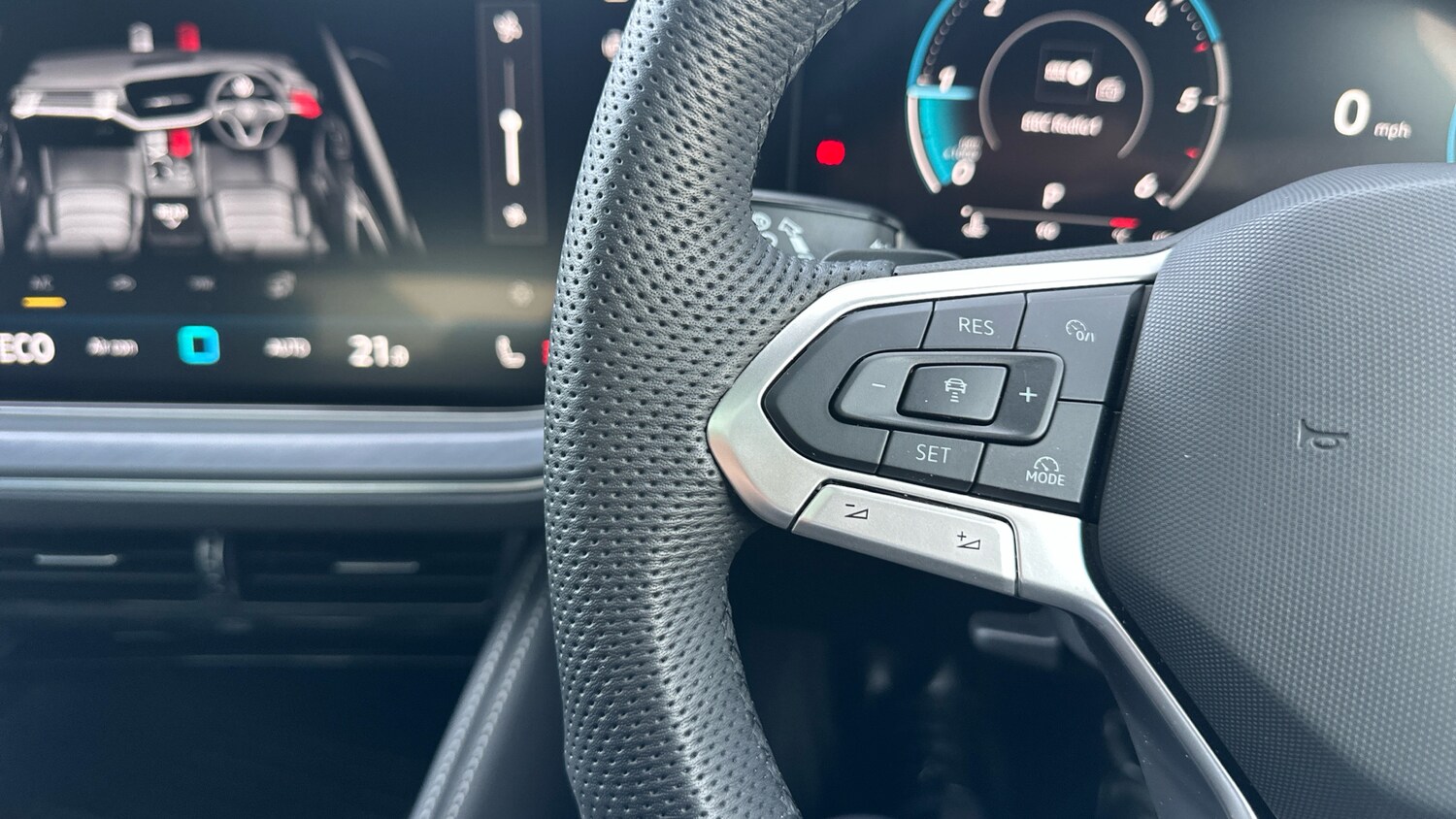 Used Volkswagen Touareg 2025 for sale - 76340966: Photo 17